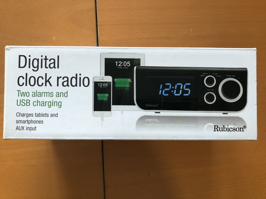 Rubicson digital clock radio two alarms and USB charging