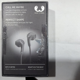 Fresh 'n Rebel flow in ear headphones with eartips