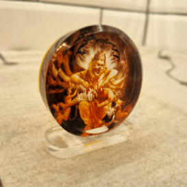 Nrisimha stovelis apvalus (6,5 cm skersmuo)