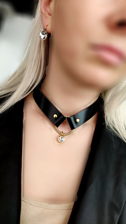Odinis kaklo papuošalas su swarovski akute
