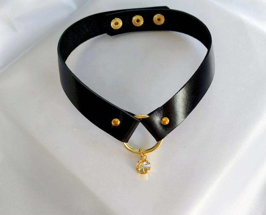 Odinis kaklo papuošalas su swarovski akute