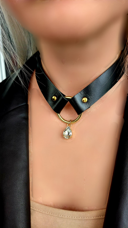 Odinis kaklo papuošalas su swarovski akute