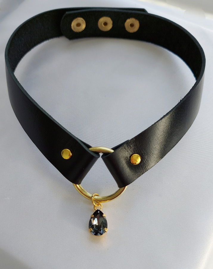 Odinis kaklo papuošalas su swarovski akute