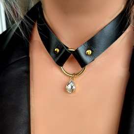 Odinis kaklo papuošalas su swarovski akute
