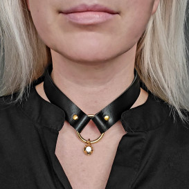 Odinis kaklo papuošalas su swarovski "Rombas"