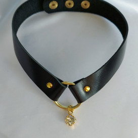 Odinis kaklo papuošalas su swarovski "Rombas"
