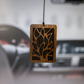 Pakabinamas automobilio kvapas RIEŠUTMEDIS