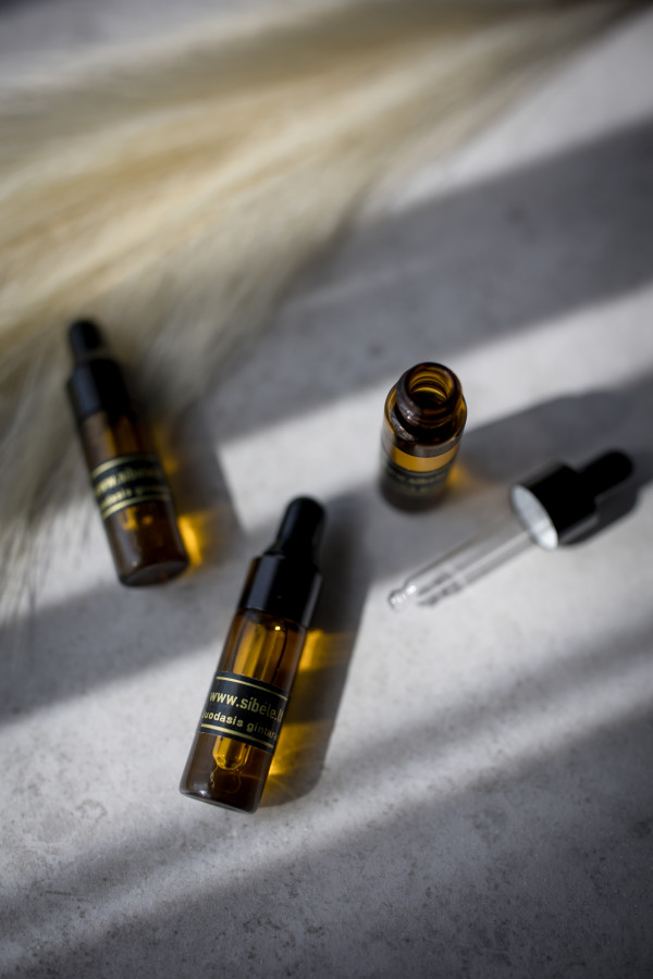 JUODASIS GINTARAS - Automobilio kvapo papildymas 5ml