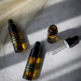 JUODASIS GINTARAS - Automobilio kvapo papildymas 5ml