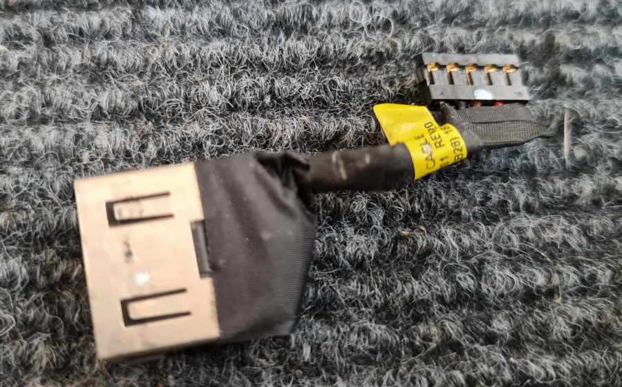 Lenovo V330-15 Power jack