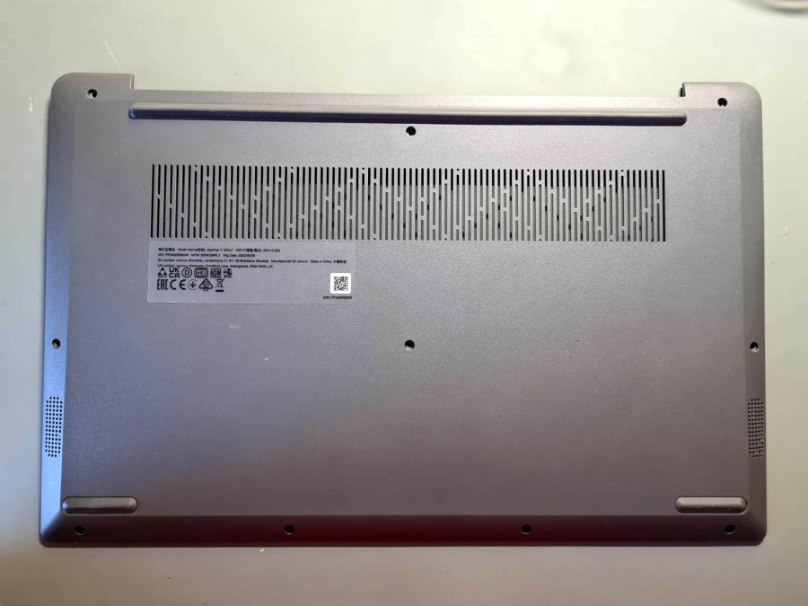 Lenovo IdeaPad 3 15IAU7 korpuso dugnas