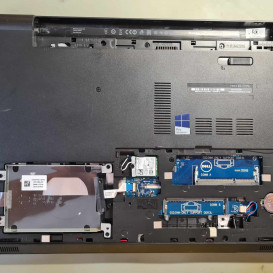 Dell Vostro 15 3000 veikia