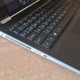 HP Pavilion x360 Touchscreen Laptop sidabrinis