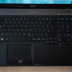Acer TravelMate 8573 veikia