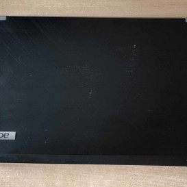 Acer TravelMate 8573 veikia